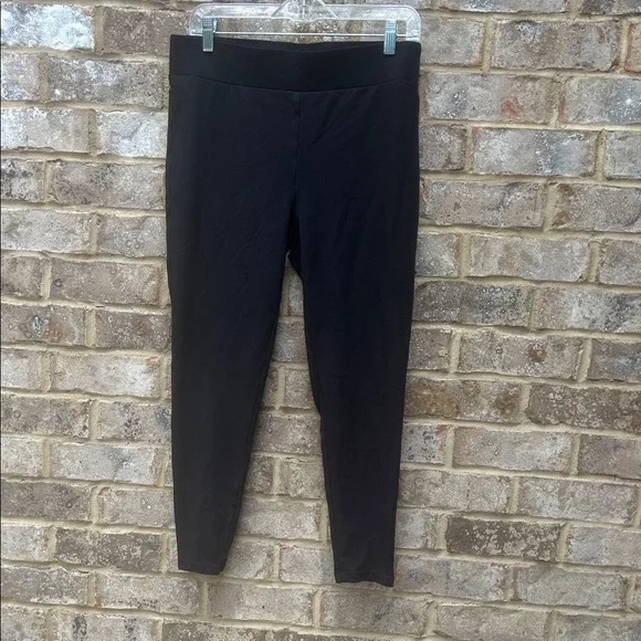 LOFT Classic Black Pants - Picture 2 of 6